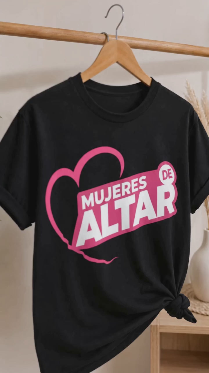 mujer del altar