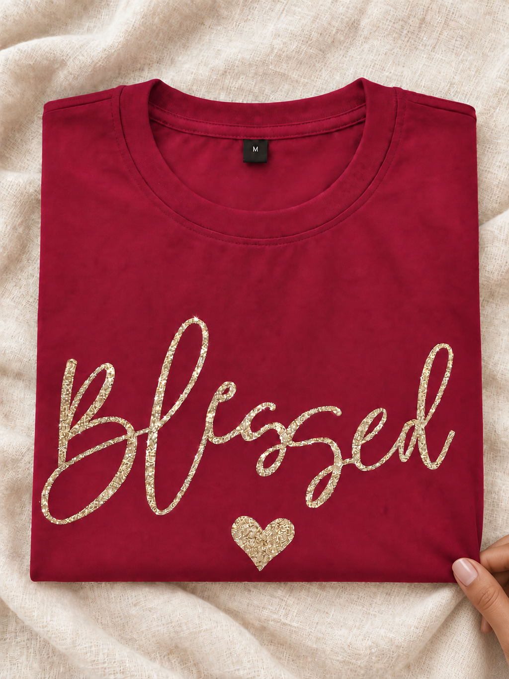 Camiseta “Blessed” para Mujer – Diseño Dorado con Corazón